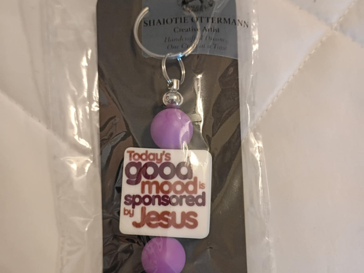 Handmade beaded keychain made by Shaiotie's Crafts aka Shaiotie Ottermann.