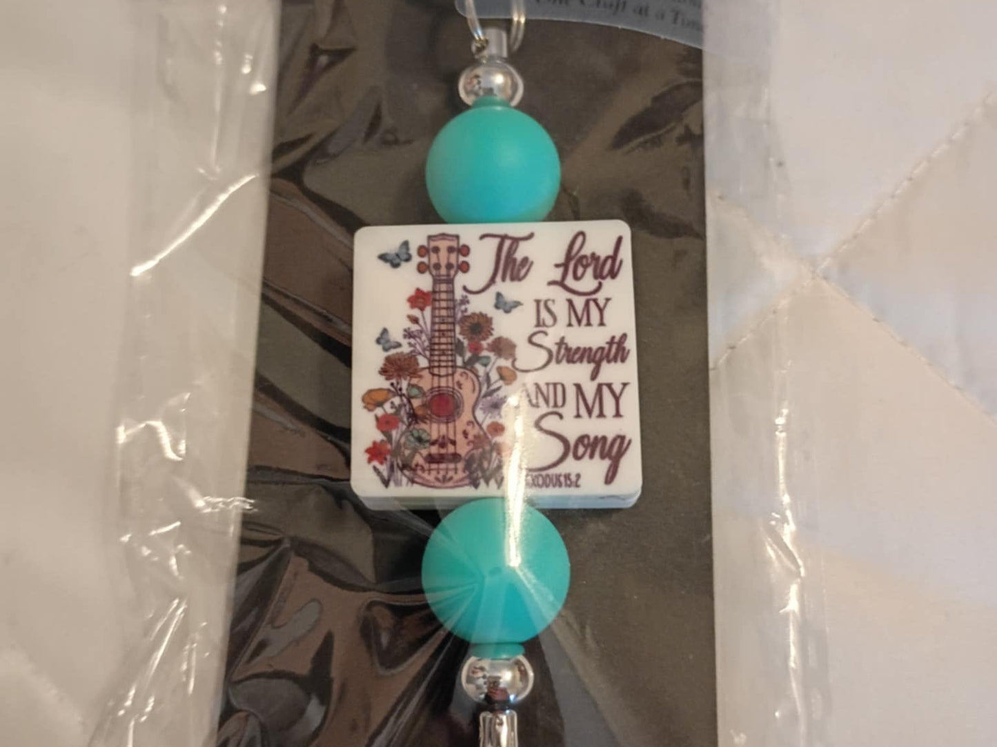 Handmade keychain made by Shaiotie's Crafts aka Shaiotie Ottermann.