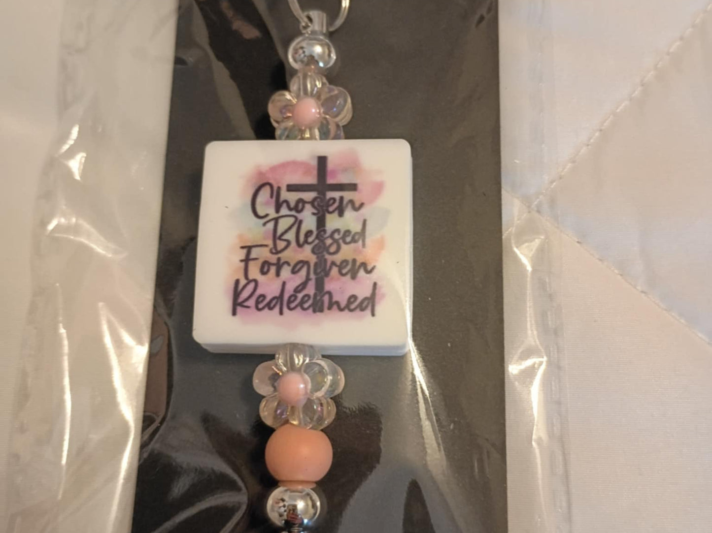 Handmade beaded keychain made by Shaiotie's Crafts aka Shaiotie Ottermann.