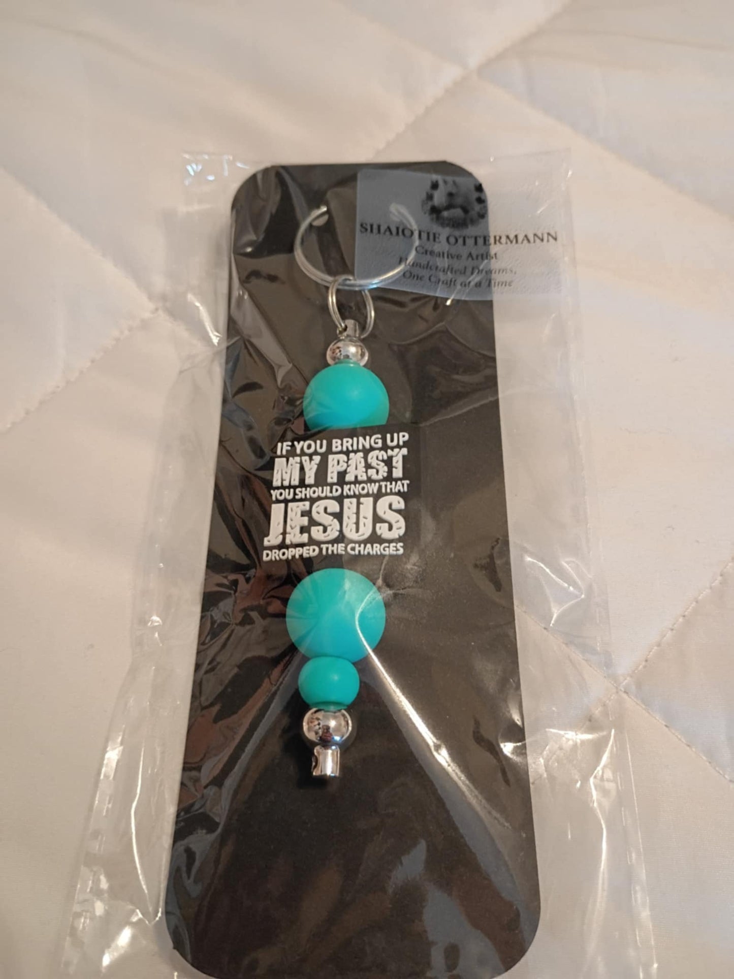 Handmade beaded keychain made by Shaiotie's Crafts aka Shaiotie Ottermann.