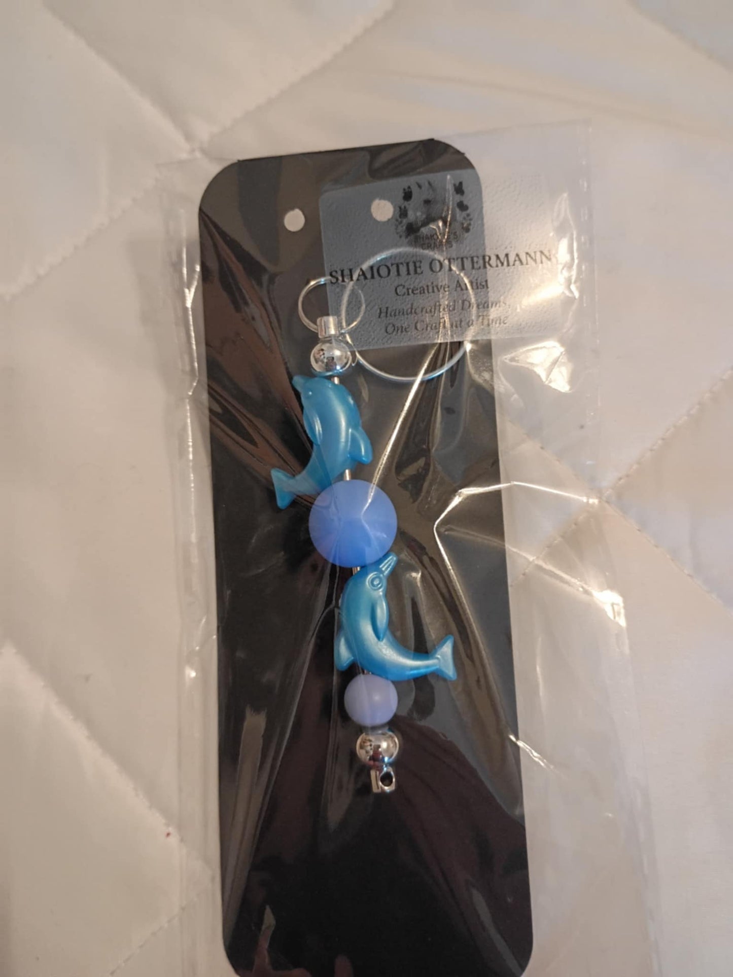 Handmade beaded keychain made by Shaiotie's Crafts aka Shaiotie Ottermann.