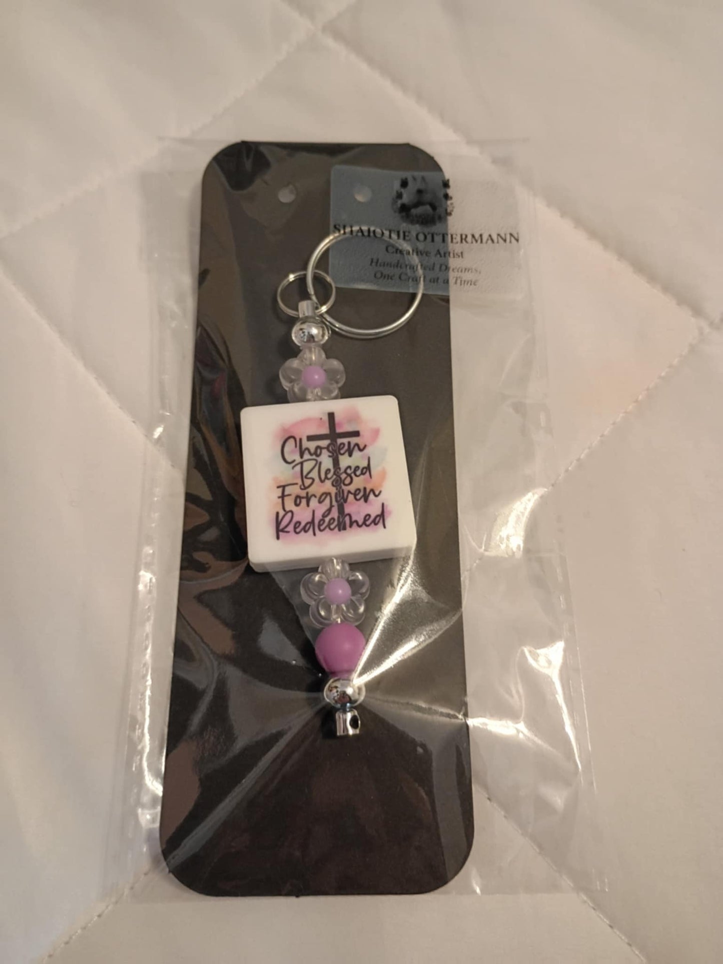 Handmade beaded keychain made by Shaiotie's Crafts aka Shaiotie Ottermann.