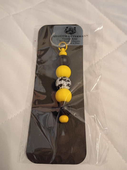 Handmade beaded keychain made by Shaiotie's Crafts aka Shaiotie Ottermann.