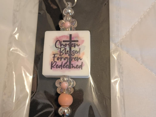 Handmade beaded keychain made by Shaiotie's Crafts aka Shaiotie Ottermann.