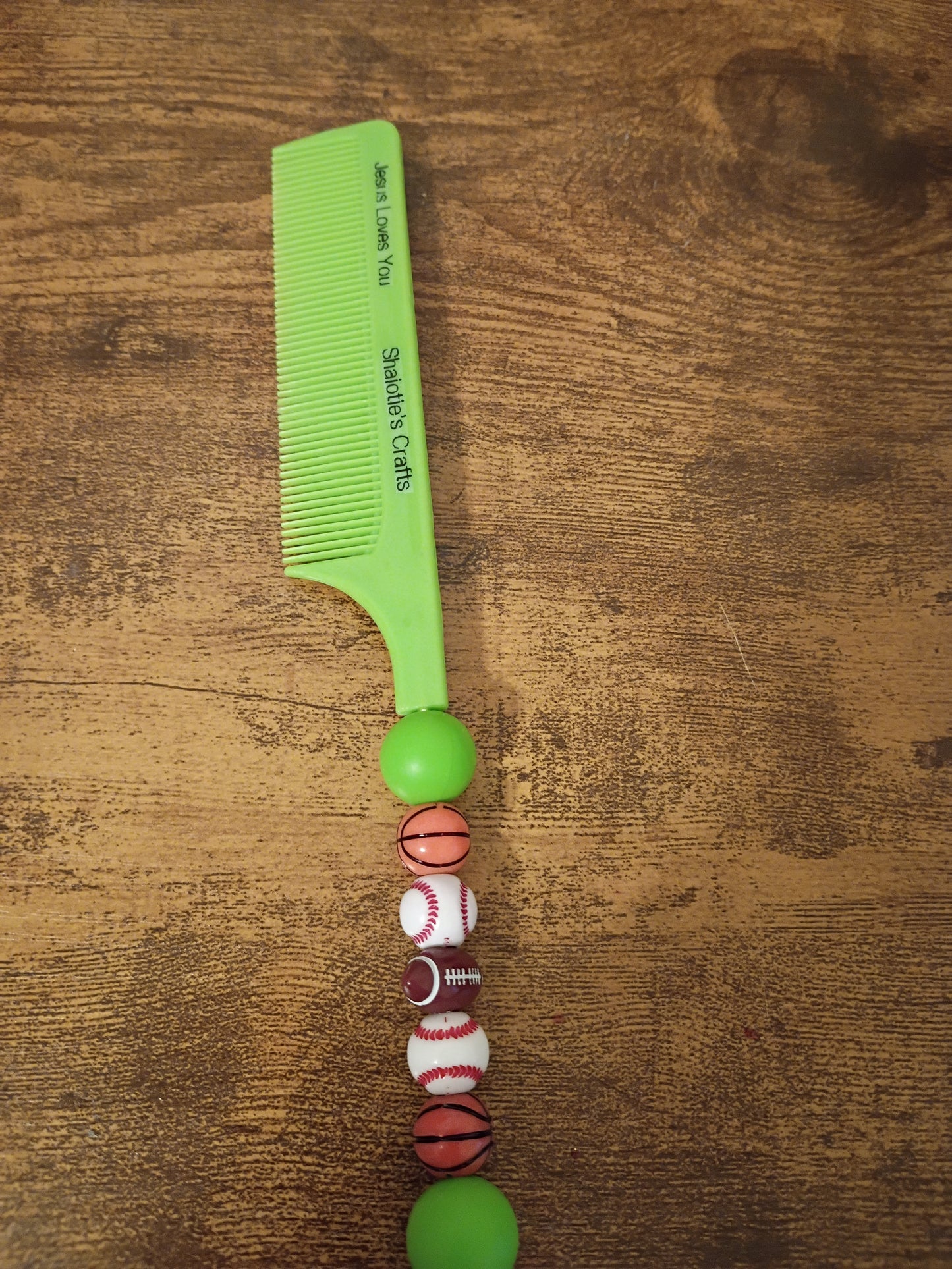 Handmade Beaded Comb Made by Shaiotie's Crafts aka Shaiotie Ottermann.