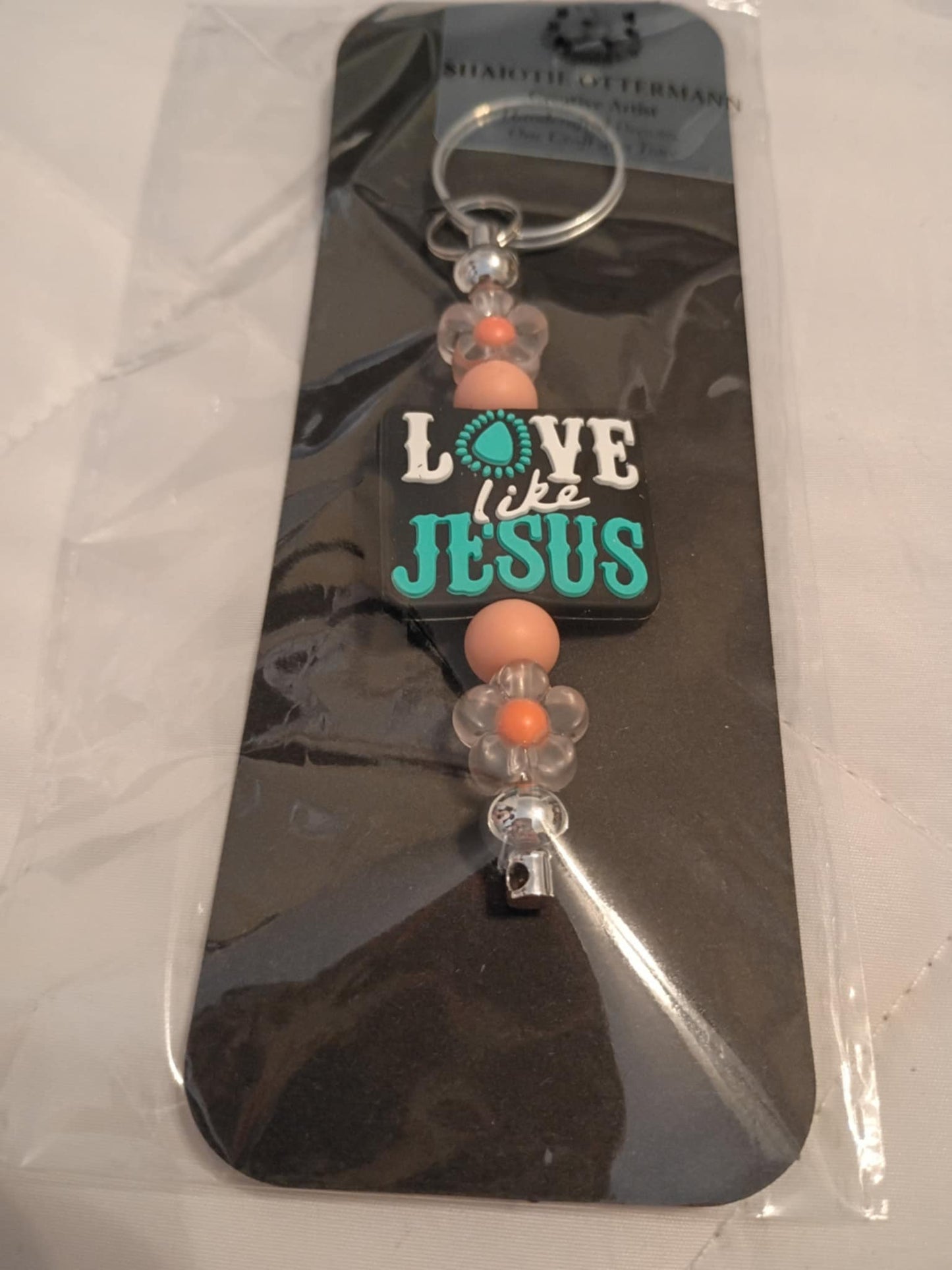 Handmade beaded keychain made by Shaiotie's Crafts aka Shaiotie Ottermann.