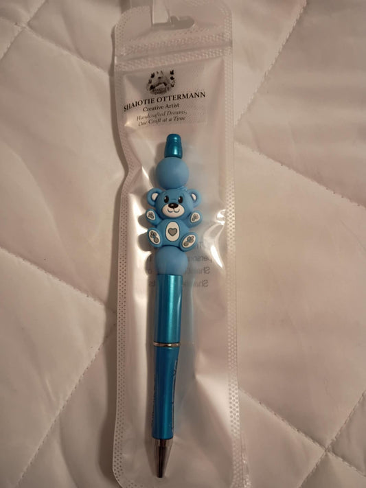 Handmade beaded pen made by Shaiotie's Crafts aka Shaiotie Ottermann.
