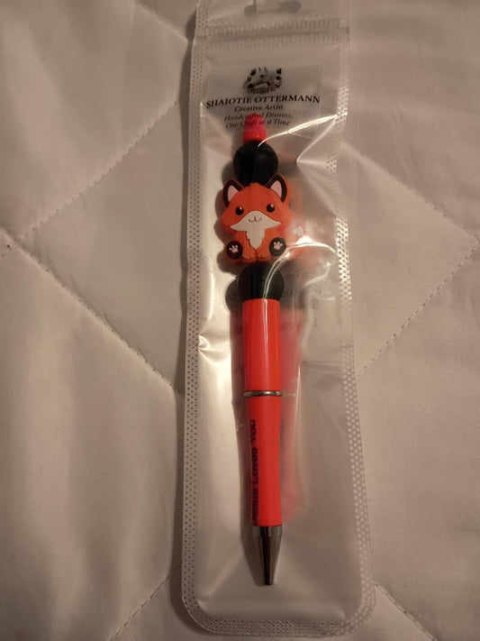 Handmade beaded pen made by Shaiotie's Crafts aka Shaiotie Ottermann.