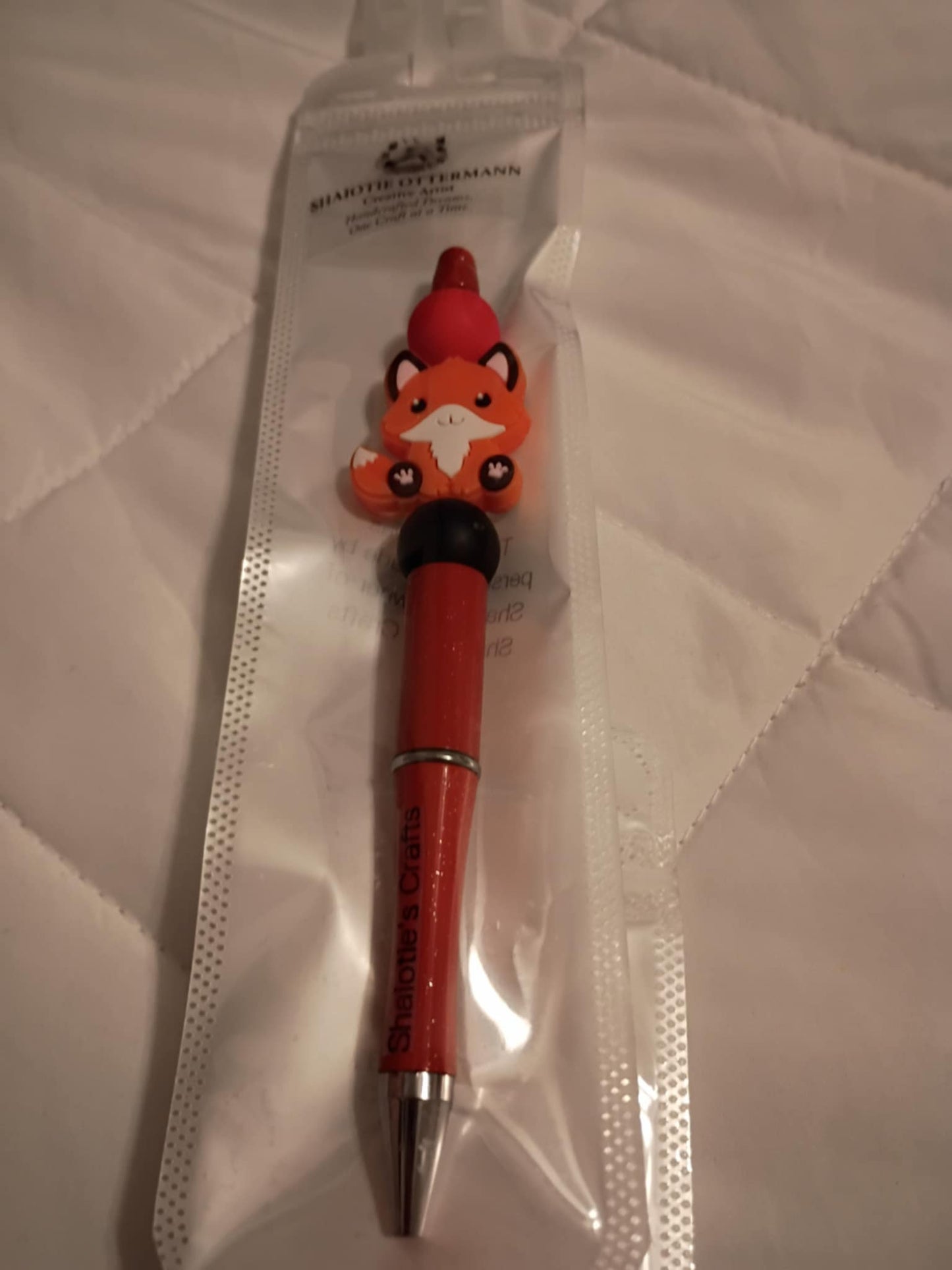Handmade beaded pen made by Shaiotie's Crafts aka Shaiotie Ottermann