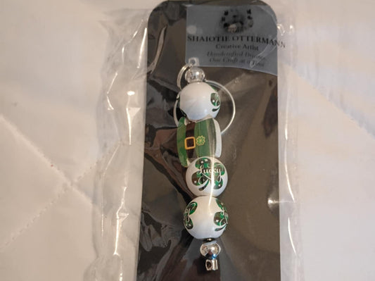 Handmade beaded keychain made by Shaiotie's Crafts aka Shaiotie Ottermann.