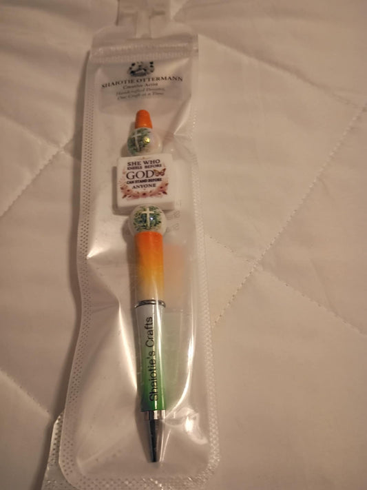 Handmade beaded pen made by Shaiotie's Crafts aka Shaiotie Ottermann