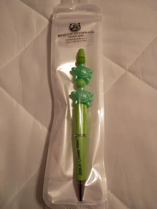 Handmade beaded pen made by Shaiotie's Crafts aka Shaiotie Ottermann