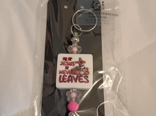 Handmade beaded keychain made by Shaiotie's Crafts aka Shaiotie Ottermann.