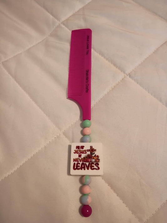 Handmade beaded comb made by Shaiotie's Crafts aka Shaiotie Ottermann