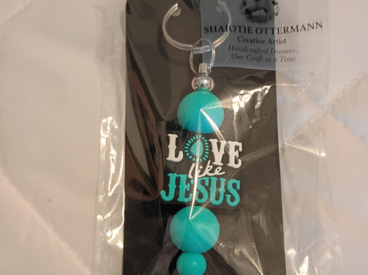 Handmade beaded keychain made by Shaiotie's Crafts aka Shaiotie Ottermann.