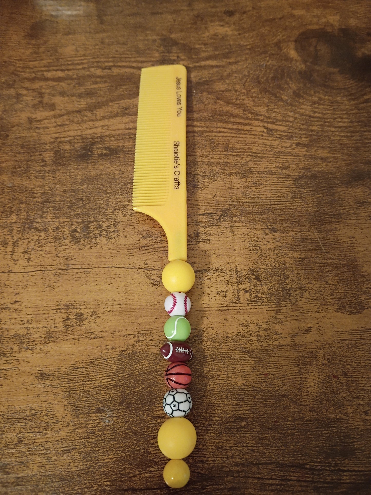 Handmade Beaded Comb Made by Shaiotie's Crafts aka Shaiotie Ottermann.
